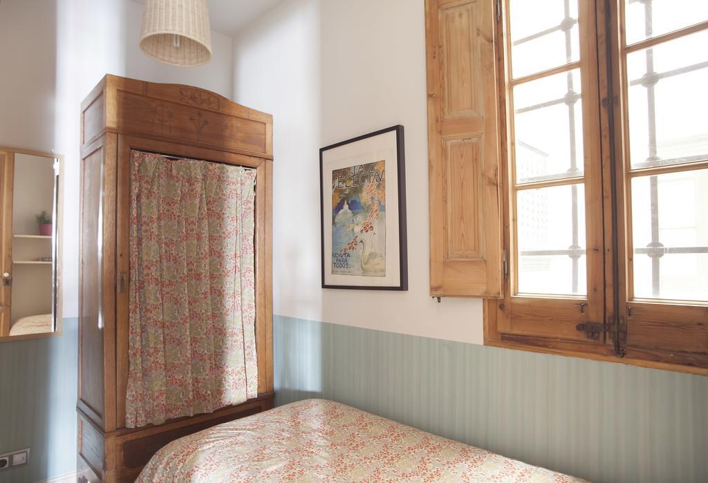 Aparteasy - Authentic Family Apartment Barcelona Eksteriør bilde