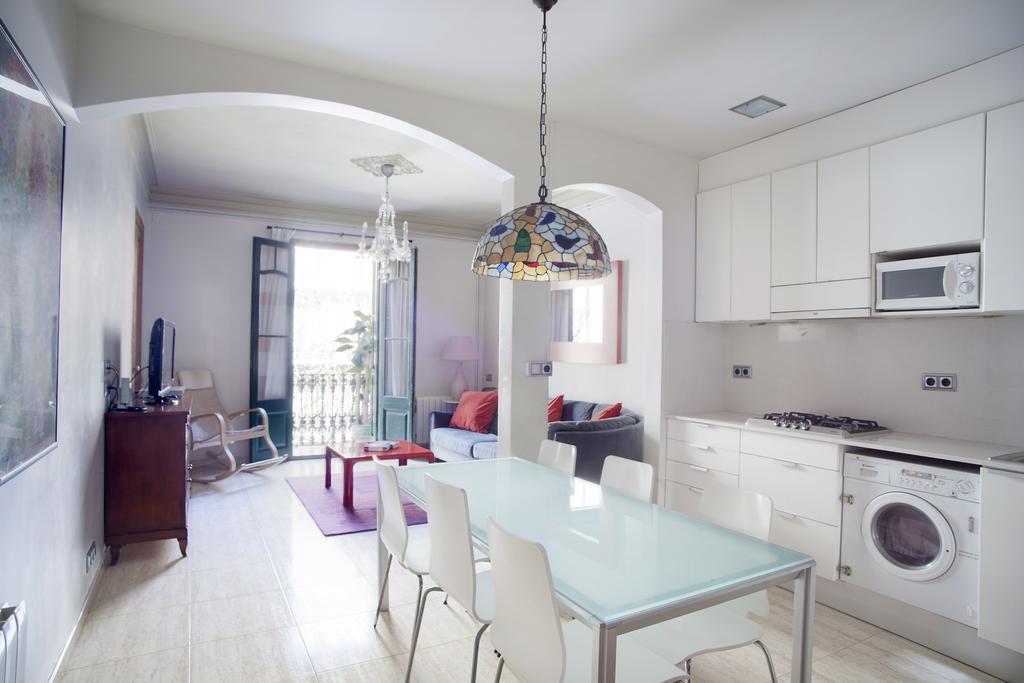 Aparteasy - Authentic Family Apartment Barcelona Eksteriør bilde