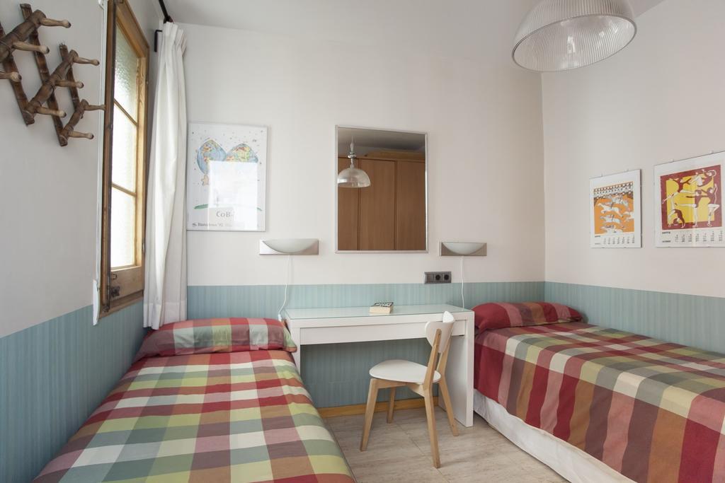 Aparteasy - Authentic Family Apartment Barcelona Eksteriør bilde