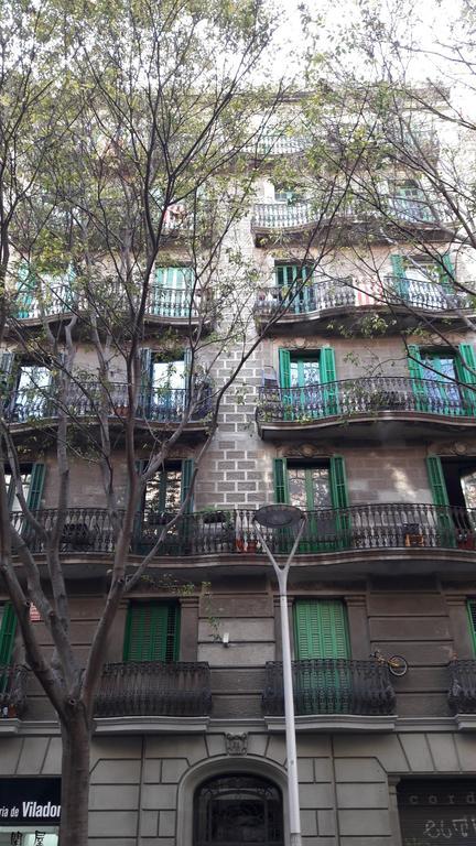 Aparteasy - Authentic Family Apartment Barcelona Eksteriør bilde