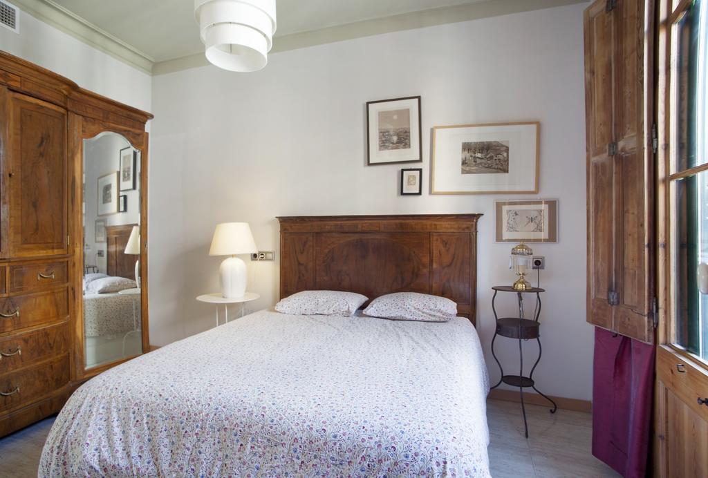 Aparteasy - Authentic Family Apartment Barcelona Eksteriør bilde